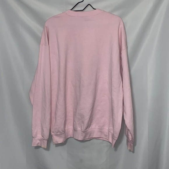 HAVE A MERRY SWIFTMAS DESIGN WO SIZE XL Gildan Pink Heavy Blend Sweatshirt. EUC - Picture 7 of 9